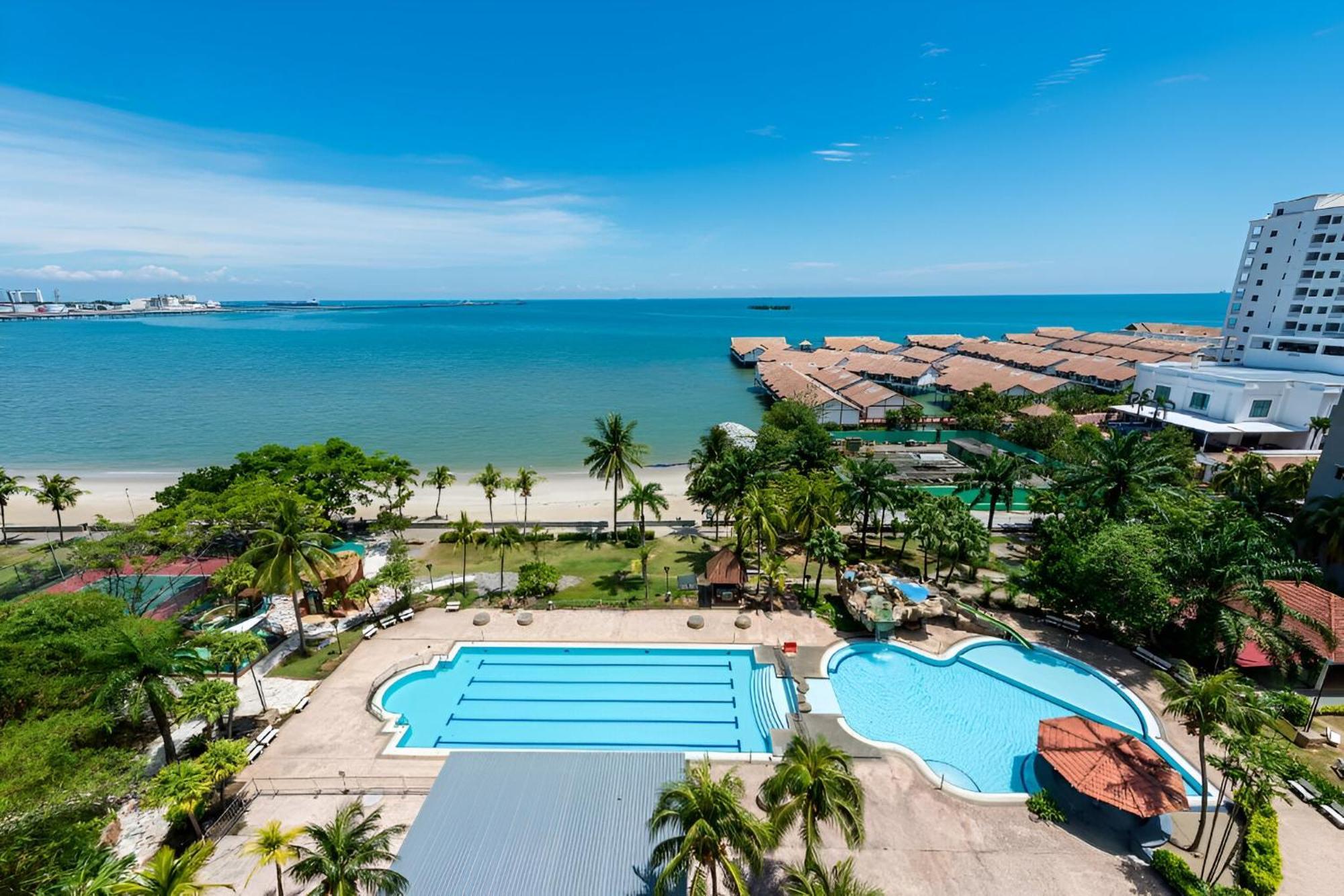 3 Bedroom Seaview Condo @ Glory Beach Resort, Port Dickson Zewnętrze zdjęcie