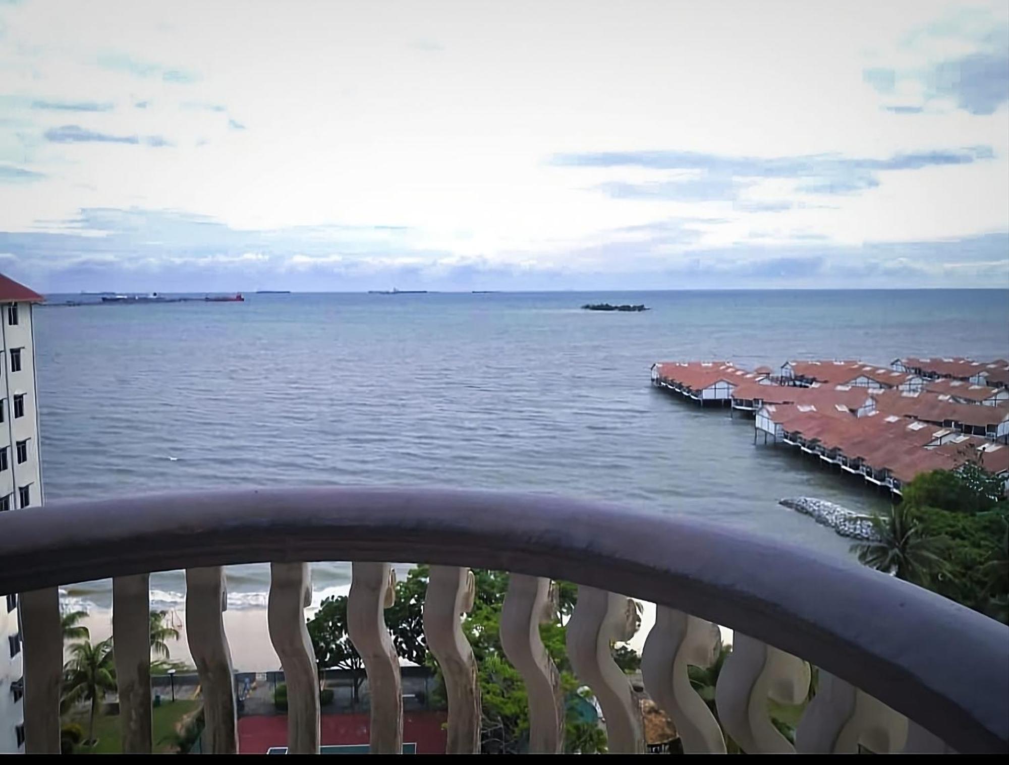 3 Bedroom Seaview Condo @ Glory Beach Resort, Port Dickson Zewnętrze zdjęcie