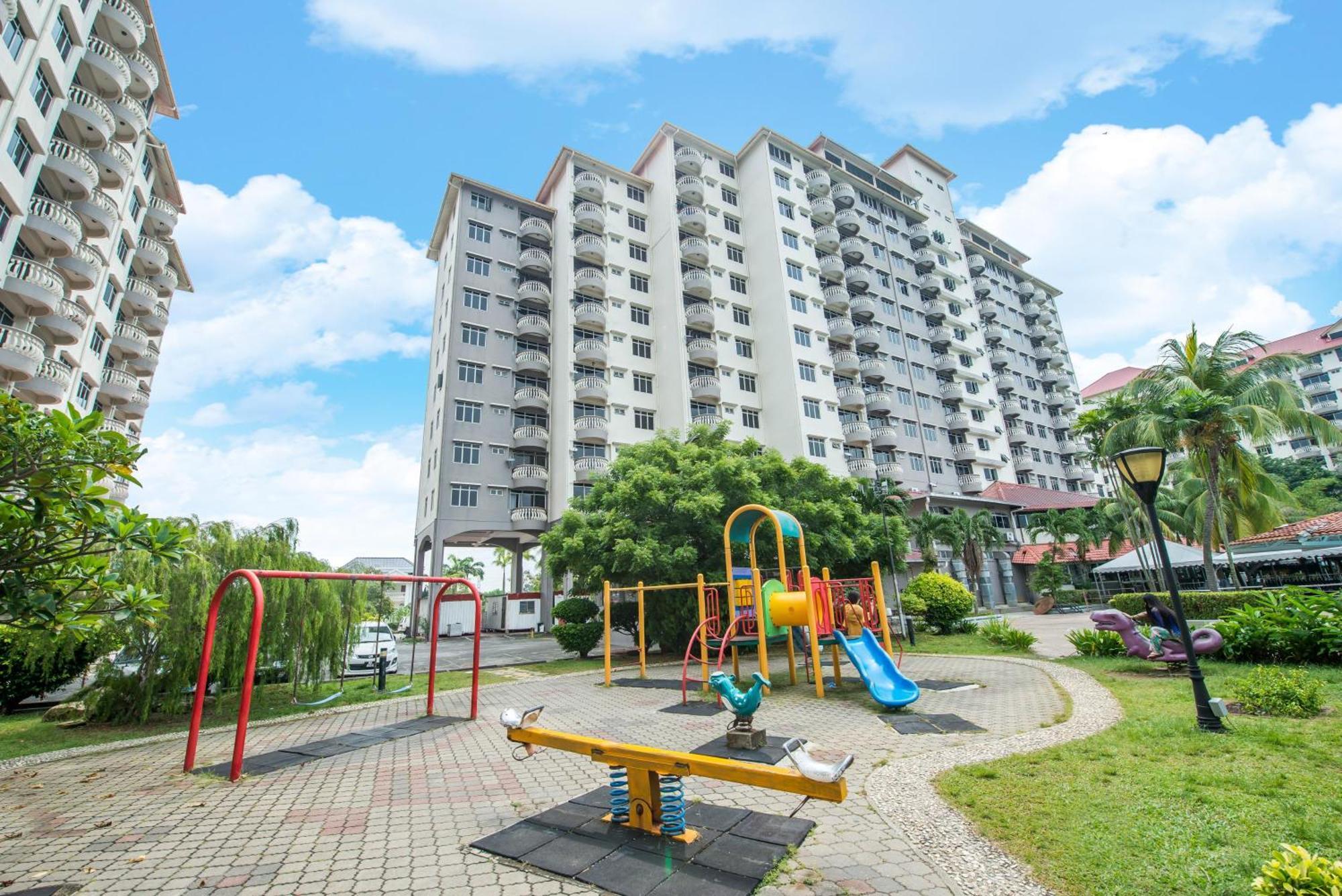 3 Bedroom Seaview Condo @ Glory Beach Resort, Port Dickson Zewnętrze zdjęcie